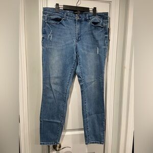 Morgan & Walker Size 16 Distressed Stretch Denim Tapered Leg Cotton Blend Jeans